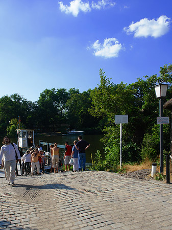 Anlegestelle zur Pfaueninsel Fotos