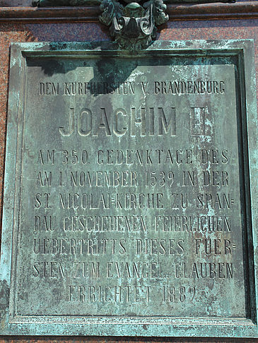 Joachim II Denkmal an der Nikolaikirche Foto 