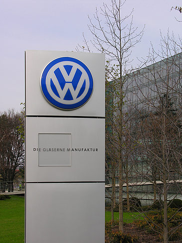 Volkswagen an der Glaesernen Manufaktur Foto 