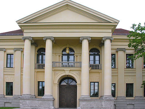 Prinz Carl Palais
