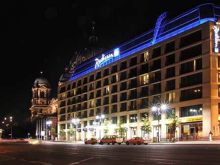 Fotos Radisson bei Nacht