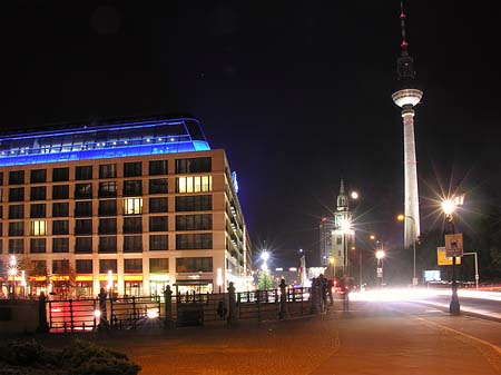 Foto Dom Aquaree bei Nacht - Berlin