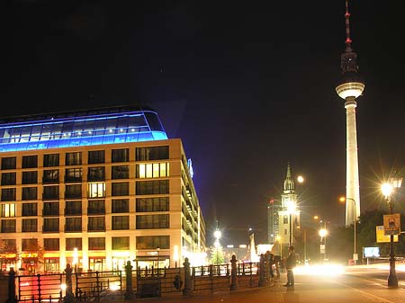 Dom Aquaree bei Nacht Foto 