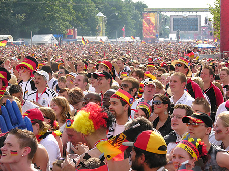 Foto Fanfest - Menchenmasse - Berlin