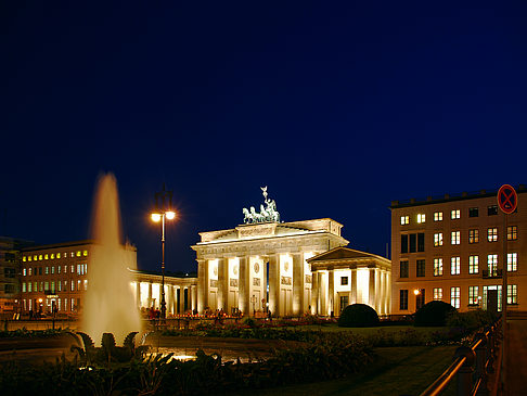 Brandenburger Tor bei Nacht Foto 