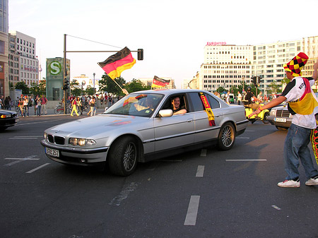 Autokorso am Potsdamer Platz Foto 