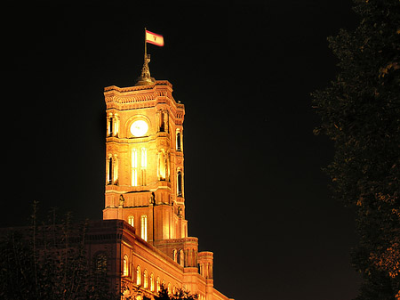 Foto Rotes Rathaus bei Nacht