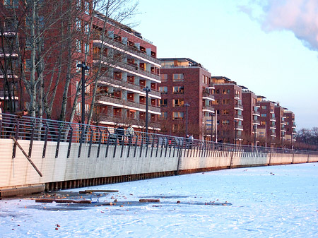 Gefrorener See Foto 