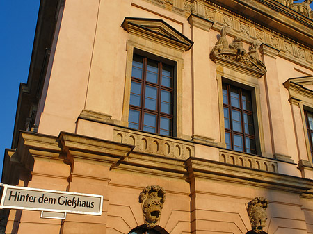 Hinter dem Gießhaus
