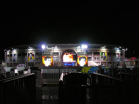 Foto World of Football bei Nacht