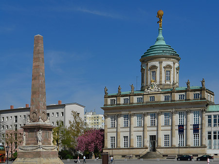 Foto Rathaus und Obelisk - Potsdam