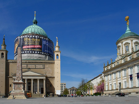 Nikaolaikirche und Rathaus Foto 