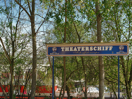 Fotos Eingang zum Theaterschiff